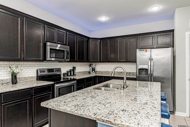 42568 Baystone Ave, Prairieville, LA 70769