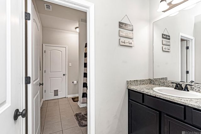 42568 Baystone Ave, Prairieville, LA 70769