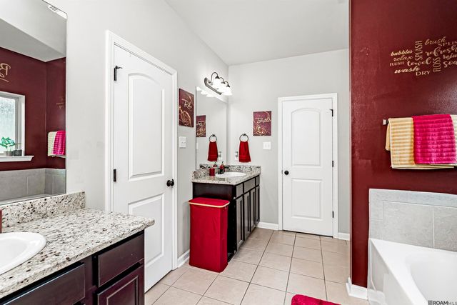 42568 Baystone Ave, Prairieville, LA 70769
