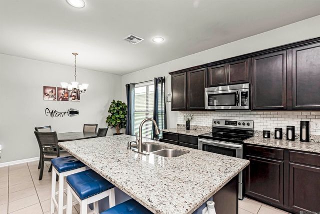 42568 Baystone Ave, Prairieville, LA 70769