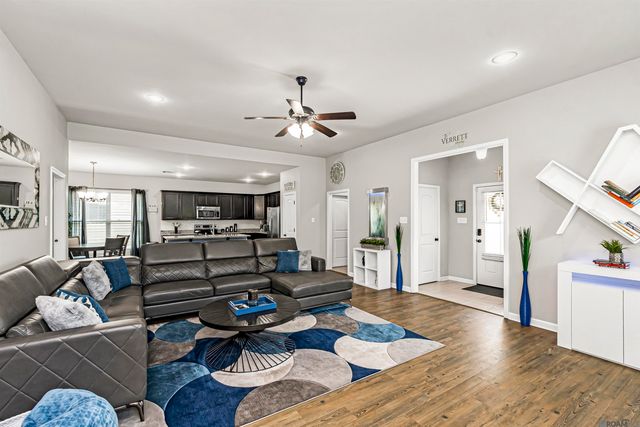 42568 Baystone Ave, Prairieville, LA 70769