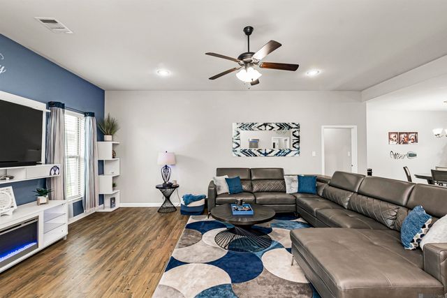 42568 Baystone Ave, Prairieville, LA 70769