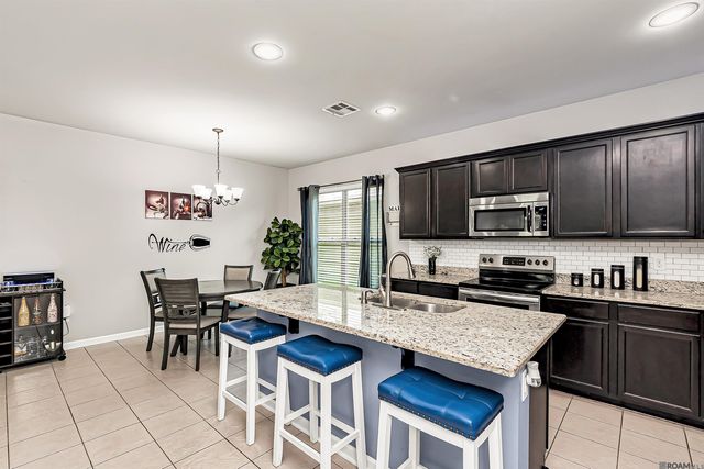 42568 Baystone Ave, Prairieville, LA 70769