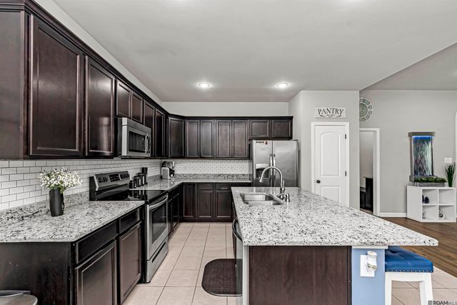 42568 Baystone Ave, Prairieville, LA 70769
