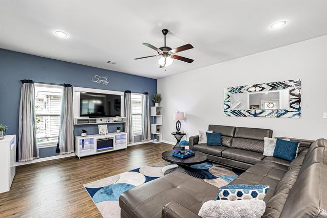 42568 Baystone Ave, Prairieville, LA 70769