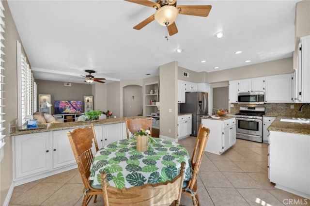 31881 Via Tafalla, Temecula, CA 92592