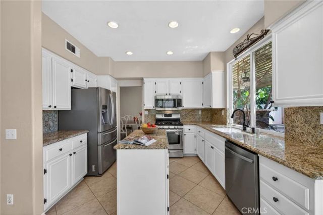 31881 Via Tafalla, Temecula, CA 92592
