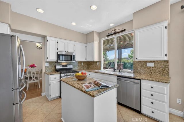 31881 Via Tafalla, Temecula, CA 92592