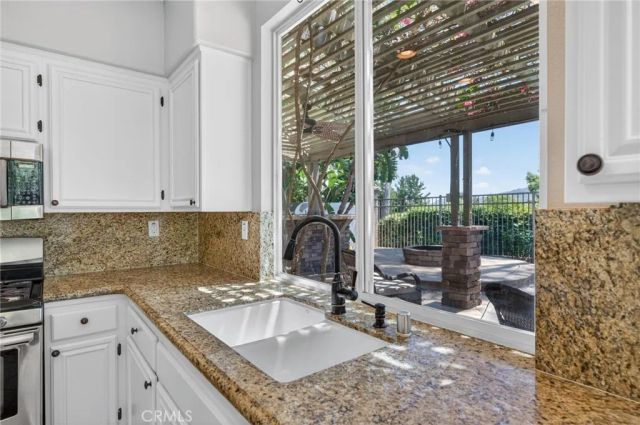 31881 Via Tafalla, Temecula, CA 92592