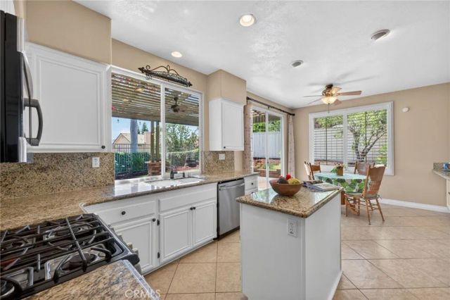 31881 Via Tafalla, Temecula, CA 92592