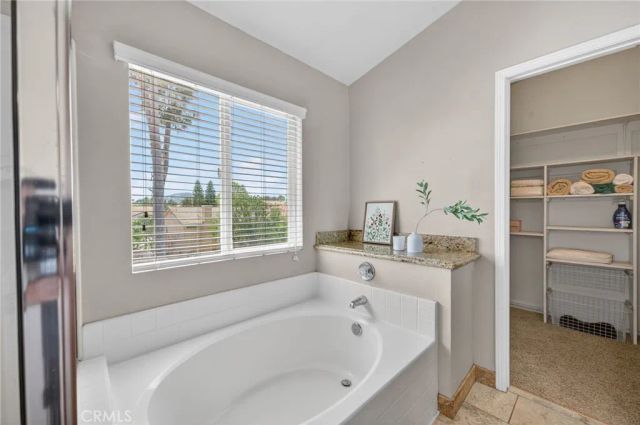 31881 Via Tafalla, Temecula, CA 92592