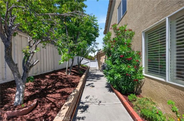 31881 Via Tafalla, Temecula, CA 92592
