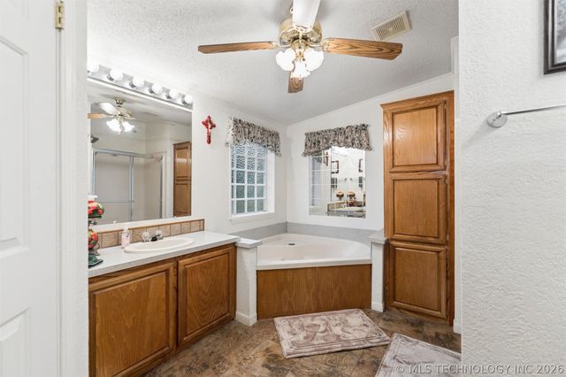 2128 E 4675, Pryor, OK 74361