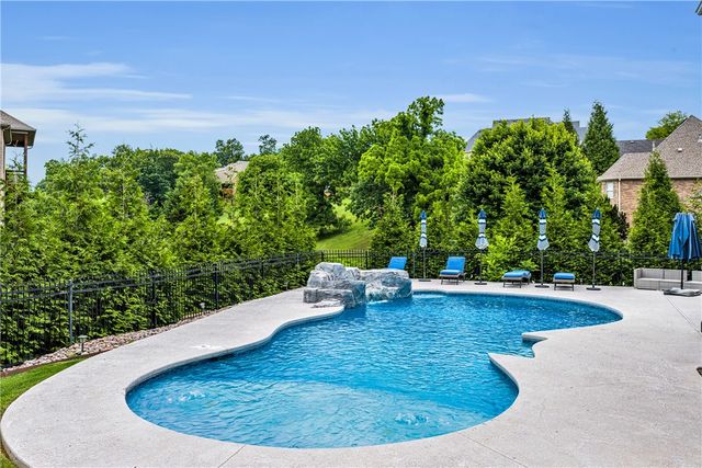 6303 W Valley View Road, Rogers, AR 72758