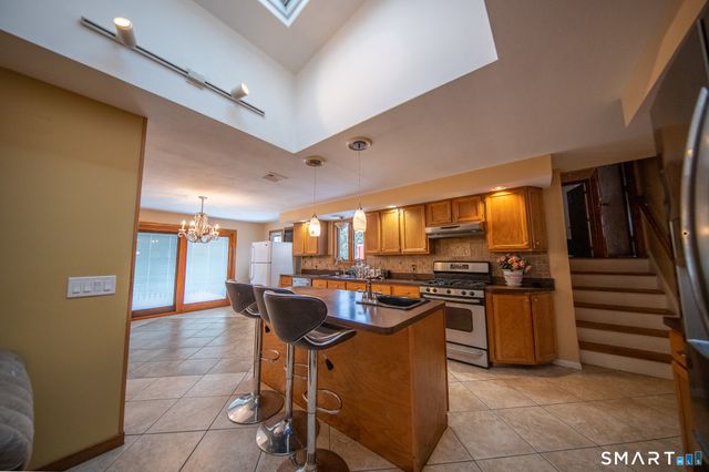 15 Coral Drive, Shelton, CT 06484