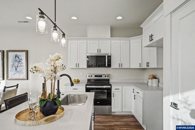 2574 Promise Wy, Lebanon, OR 97355