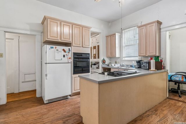 1032 W Woodlawn, San Antonio, TX 78201
