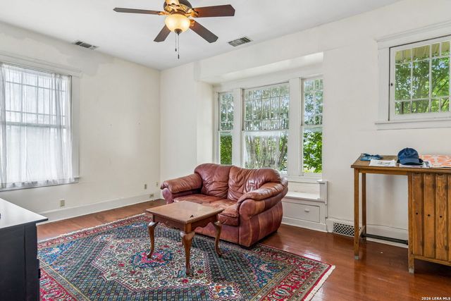 1032 W Woodlawn, San Antonio, TX 78201