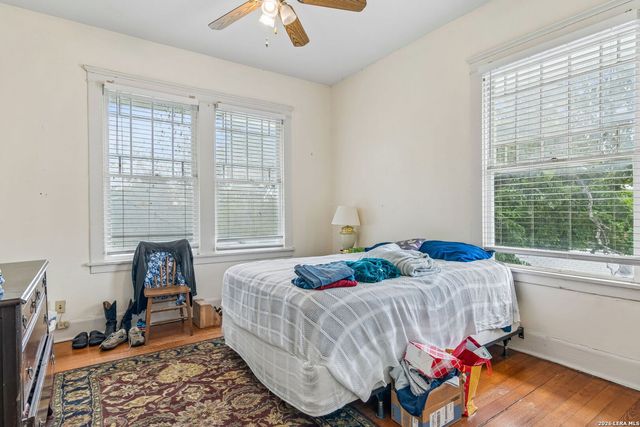 1032 W Woodlawn, San Antonio, TX 78201