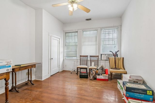 1032 W Woodlawn, San Antonio, TX 78201