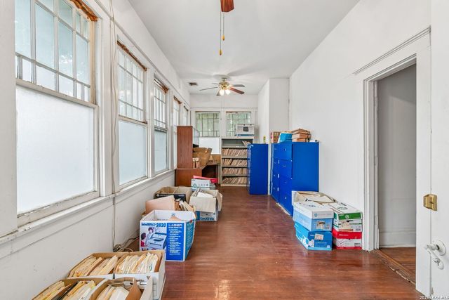 1032 W Woodlawn, San Antonio, TX 78201