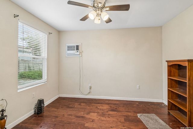 1032 W Woodlawn, San Antonio, TX 78201