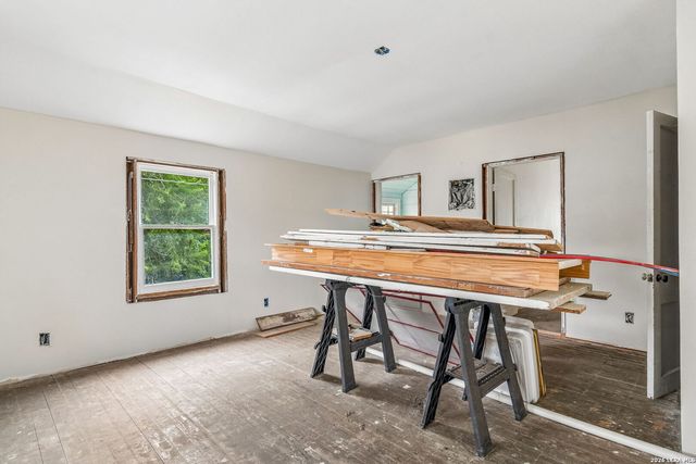 1032 W Woodlawn, San Antonio, TX 78201