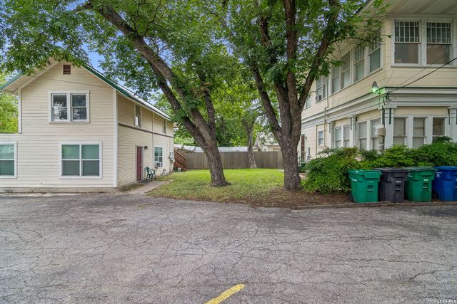 1032 W Woodlawn, San Antonio, TX 78201