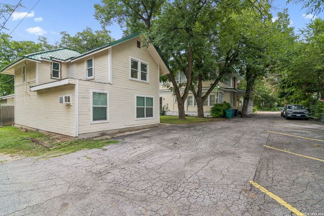 1032 W Woodlawn, San Antonio, TX 78201