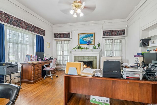 1032 W Woodlawn, San Antonio, TX 78201