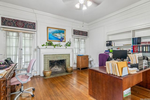 1032 W Woodlawn, San Antonio, TX 78201