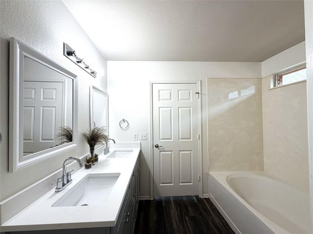 5216 English Glade DR, Austin, TX 78724