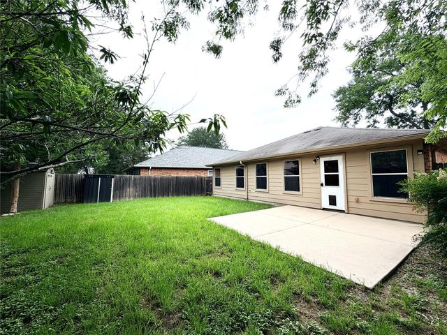 5216 English Glade DR, Austin, TX 78724