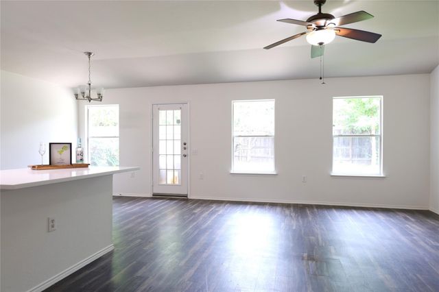 5216 English Glade DR, Austin, TX 78724