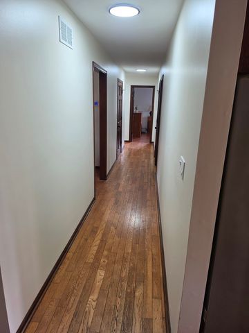 4422 Center Avenue, Lisle, IL 60532