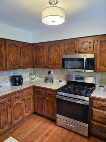 4422 Center Avenue, Lisle, IL 60532