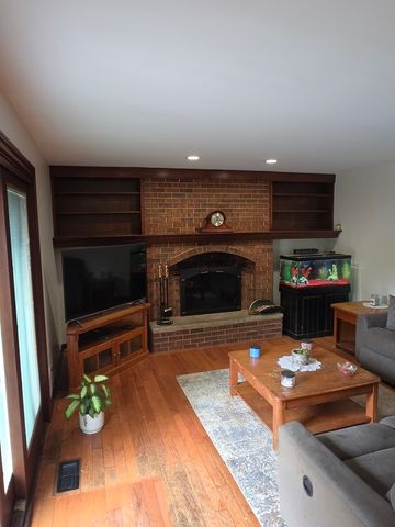 4422 Center Avenue, Lisle, IL 60532