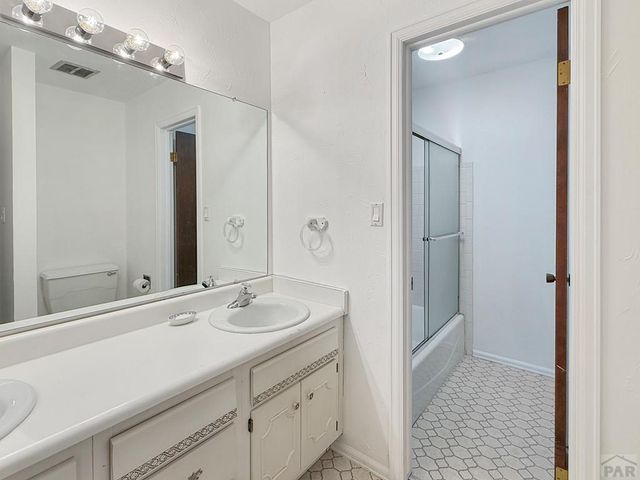 52 Villa Dr, Pueblo, CO 81001