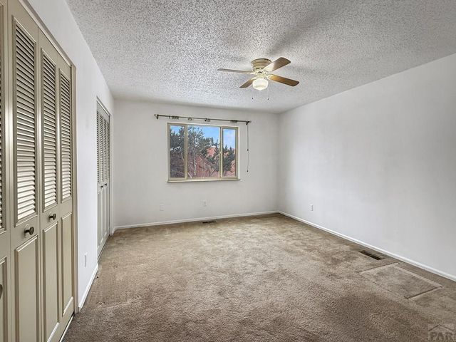 52 Villa Dr, Pueblo, CO 81001
