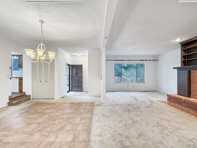 52 Villa Dr, Pueblo, CO 81001