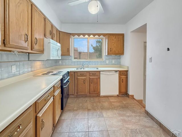 52 Villa Dr, Pueblo, CO 81001