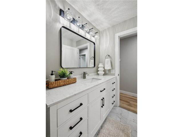 6860 Rosemary Road, Eden Prairie, MN 55346