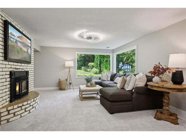 6860 Rosemary Road, Eden Prairie, MN 55346