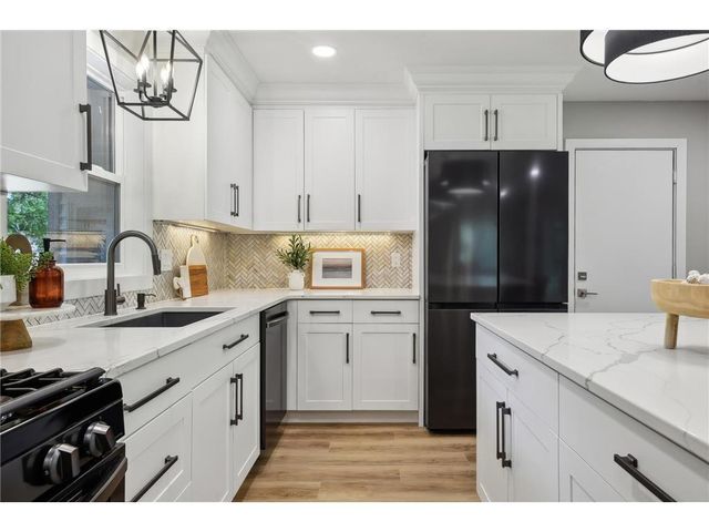 6860 Rosemary Road, Eden Prairie, MN 55346