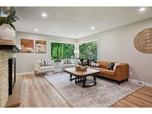 6860 Rosemary Road, Eden Prairie, MN 55346