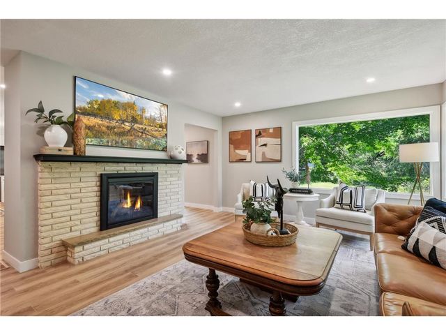 6860 Rosemary Road, Eden Prairie, MN 55346