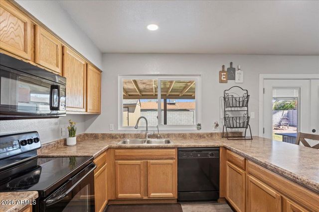 4944 W MICHELLE Drive, Glendale, AZ 85308