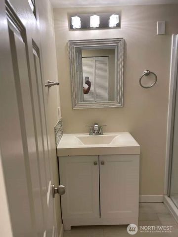1606 Lakeview Boulevard E, Seattle, WA 98102