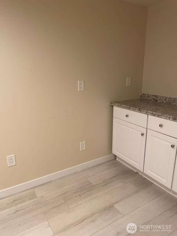 1606 Lakeview Boulevard E, Seattle, WA 98102