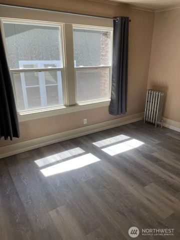 1606 Lakeview Boulevard E, Seattle, WA 98102
